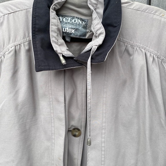 Cyclone‎ Jacket - Picture 2 of 10